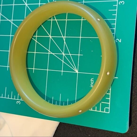 Vtg moon glow gold green lucite bangle bracelet - Picture 2 of 7